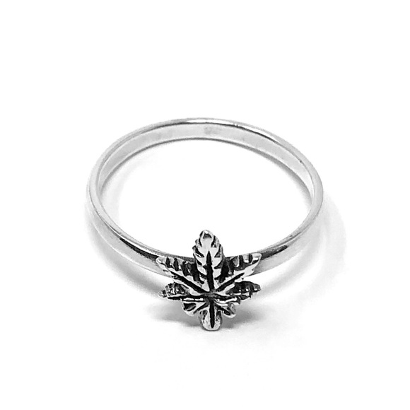 Sterling Silver Marijuana Pot Leaf Symbol Ring - Picture 3 of 8